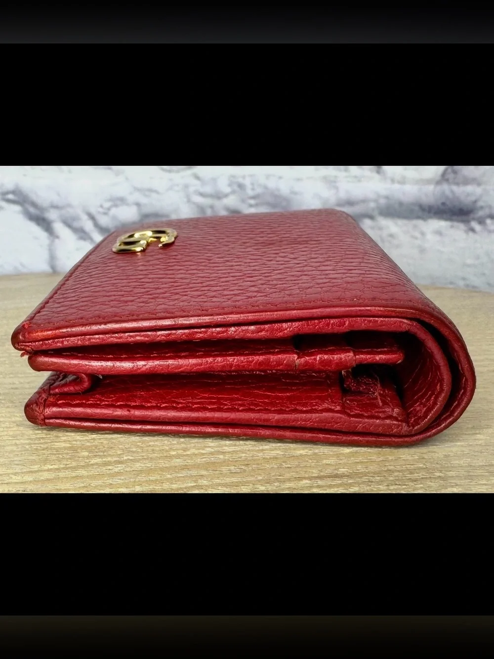 Gucci Red Pebbled Leather Card Holder with Gold Double G Hardware